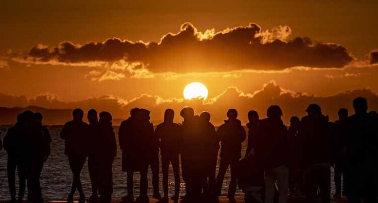 ilustrasi viral Video Matahari Terbit di Utara