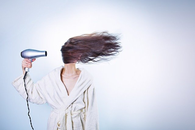 Tips Meluruskan Rambut Secara Alami Anti Rontok