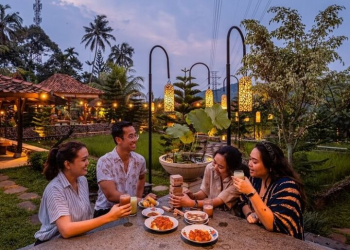 Cafe Hits Bogor - Ngopi Di Sawah