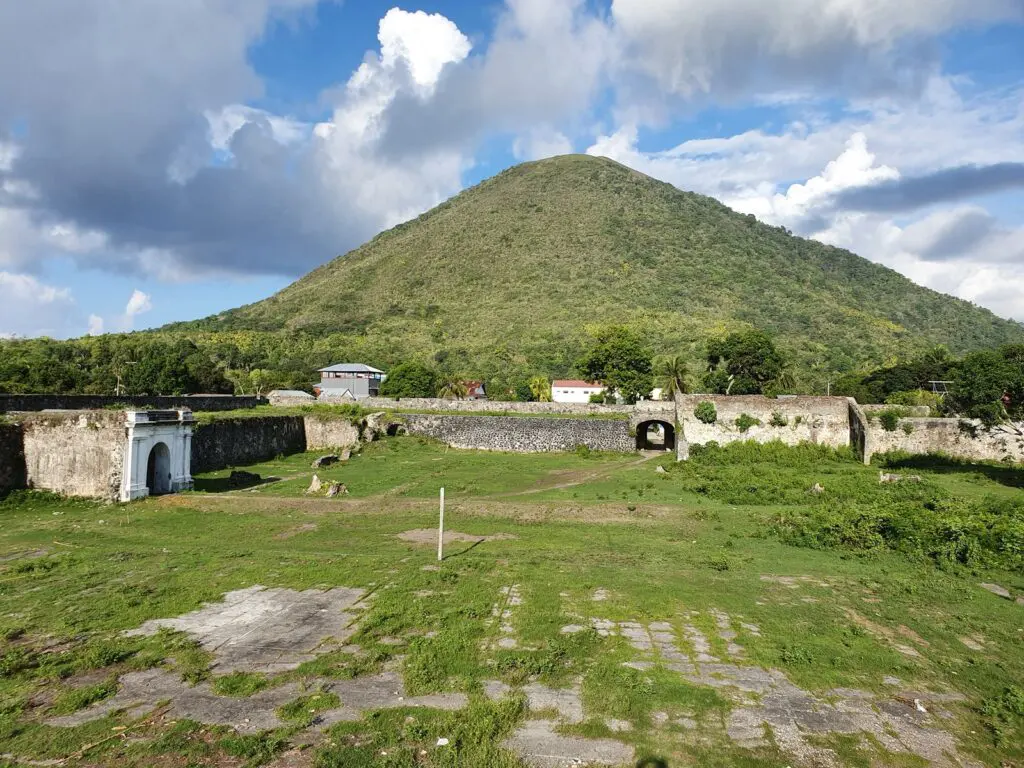 Wisata Sejarah Banda Neira - Benteng Nassau